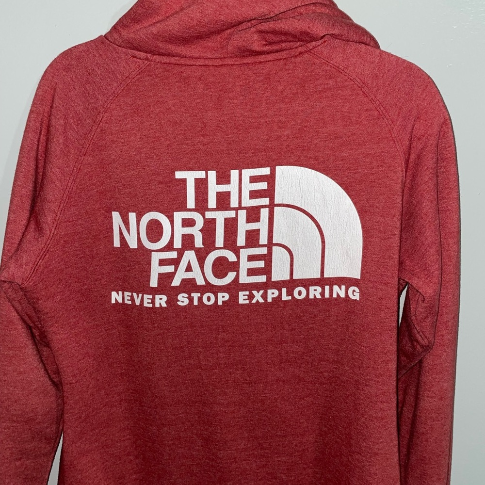 THE NORTH FACE PULLOVER HOODIE